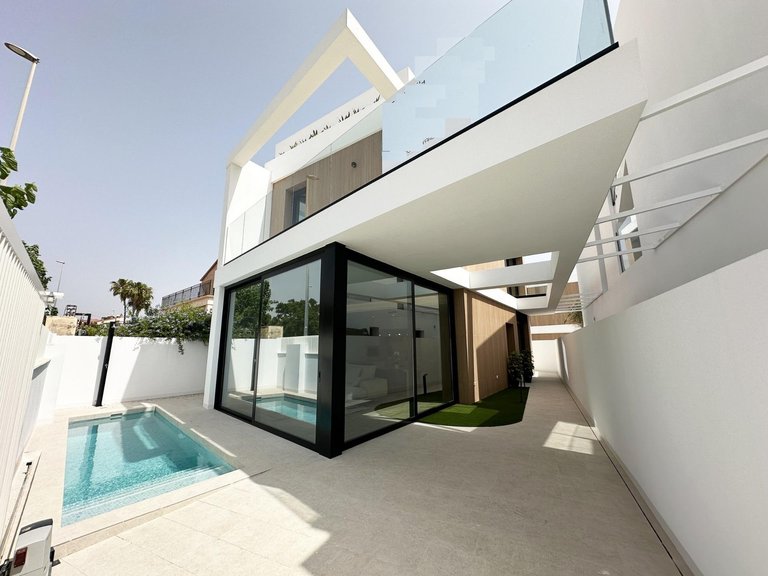 Villa for Sale in Pilar De La Horadada Torre De La Horadada, Alicante 1