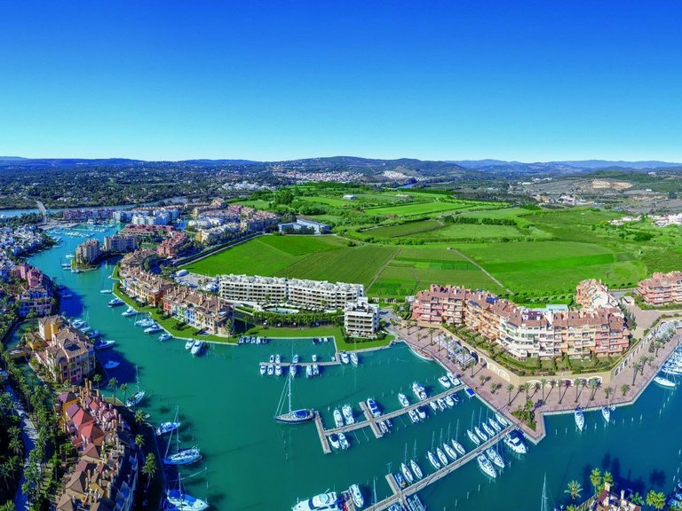 Apartment for Sale in Bahia De Las Rocas Manilva, Malaga 28