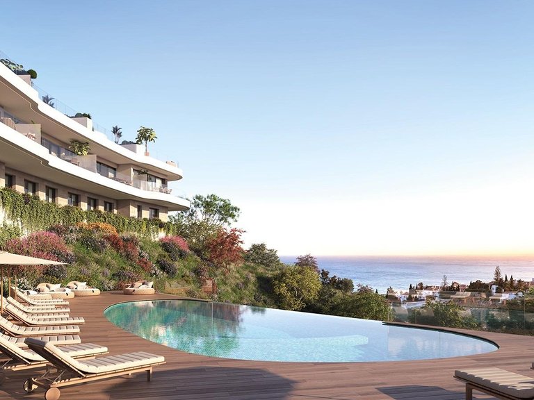 Villa for Sale in Lomas del Higueron, Fuengirola, Malaga 1