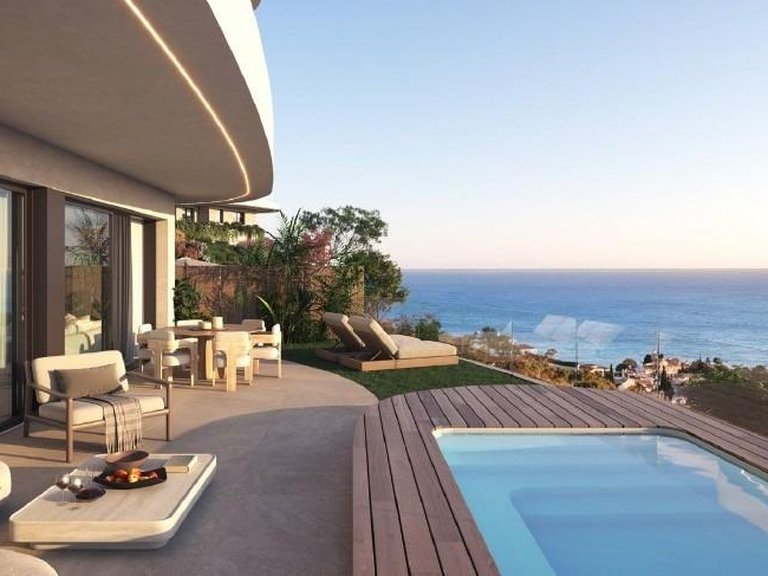 Villa for Sale in Lomas del Higueron, Fuengirola, Malaga 20