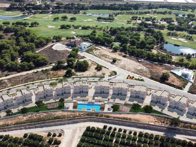 Villa for Sale in Pilar De La Horadada Lo Romero Golf, Alicante 1