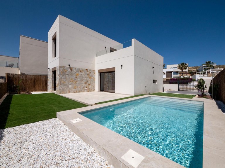 Villa for Sale in La Finca Golf, Algorfa, Alicante 1
