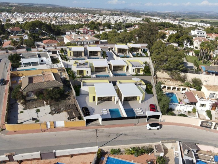 Villa for Sale in Torrevieja Los Balcones, Alicante 46