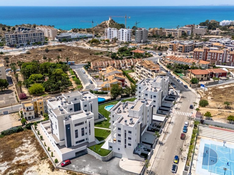 Apartment for Sale in Villajoyosa, Alicante 2