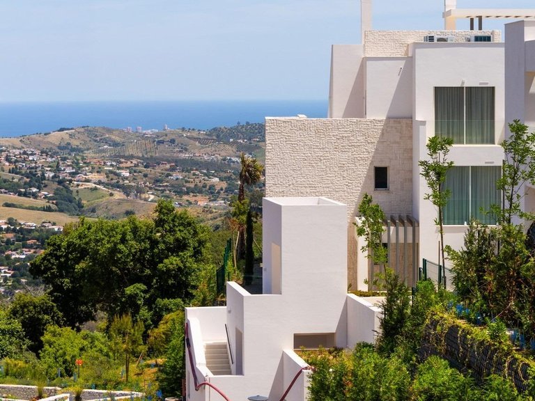 Apartment for Sale in El Soto De Marbella, Ojen, Malaga 1
