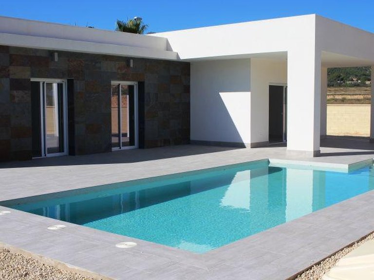 Villa for Sale in La Romana, Alicante 1