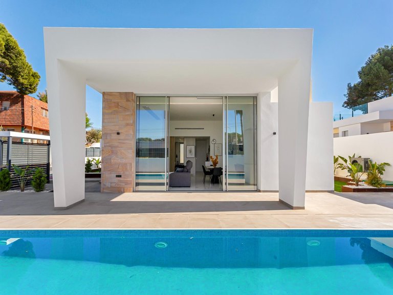 Villa for Sale in Torrevieja, Alicante, 12
