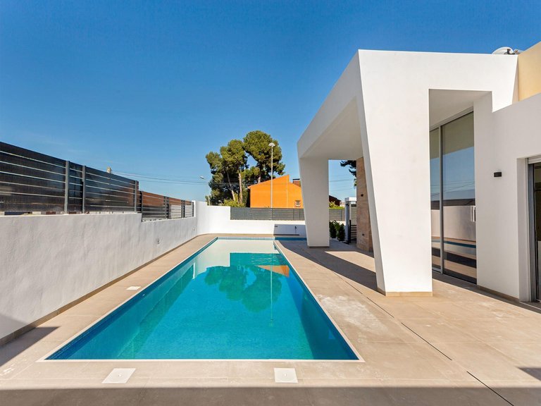 Villa for Sale in Torrevieja, Alicante, 15
