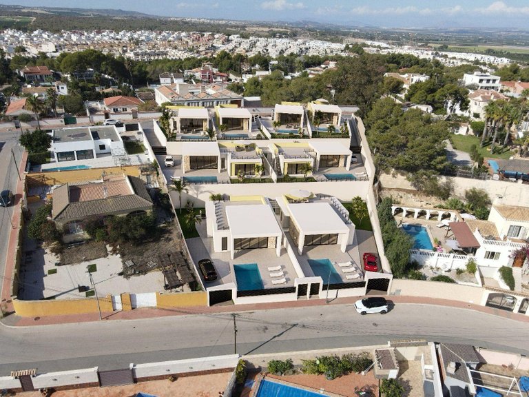 Villa for Sale in Torrevieja, Alicante, 2