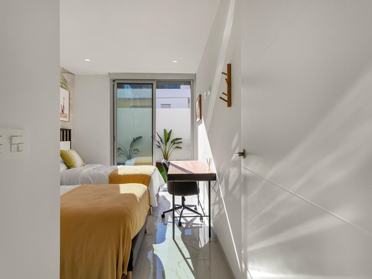 Villa for Sale in Torrevieja, Alicante, 38