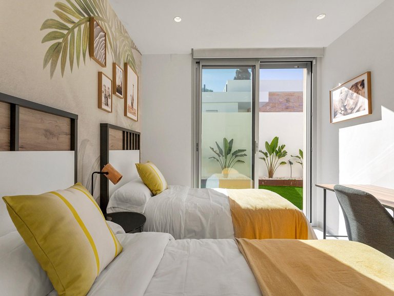 Villa for Sale in Torrevieja, Alicante, 40