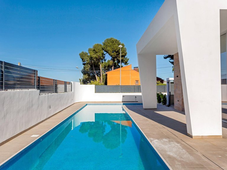 Villa for Sale in Torrevieja, Alicante, 49