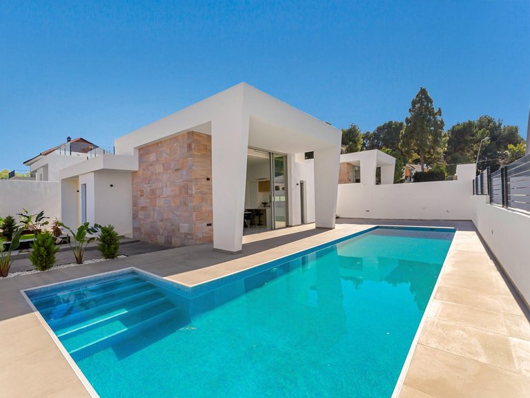 Villa for Sale in Torrevieja, Alicante, 50