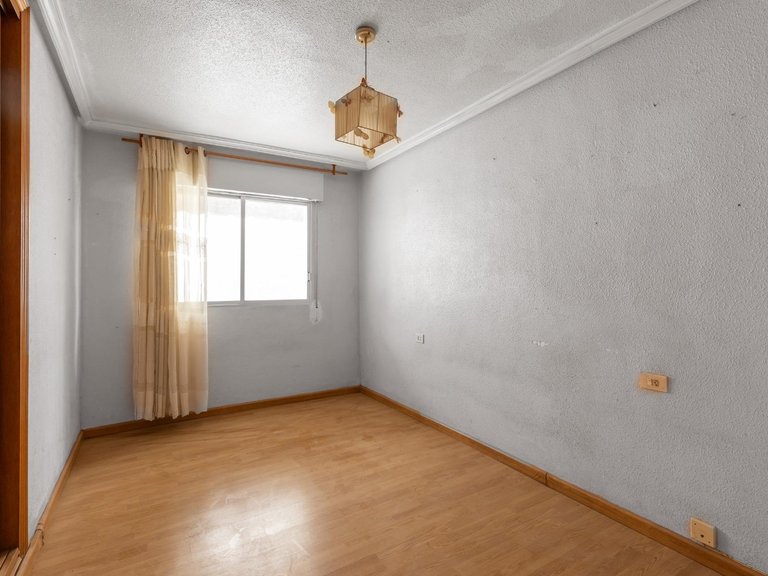 Apartment for Sale in Torrevieja, Alicante, 16