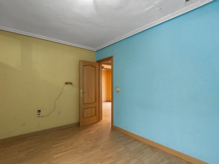 Apartment for Sale in Torrevieja, Alicante, 19
