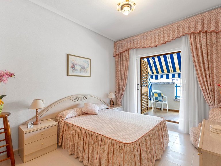 Villa for Sale in Torrevieja, Alicante, 12
