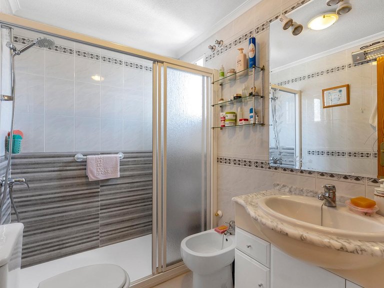 Villa for Sale in Torrevieja, Alicante, 14