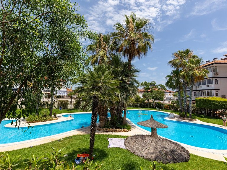Villa for Sale in Torrevieja, Alicante, 22
