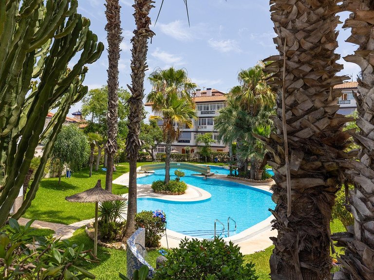 Villa for Sale in Torrevieja, Alicante, 3