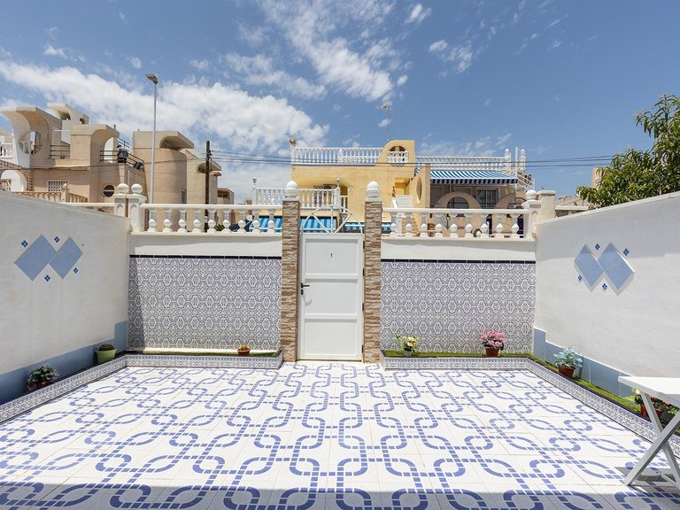 Villa for Sale in Torrevieja, Alicante, 36
