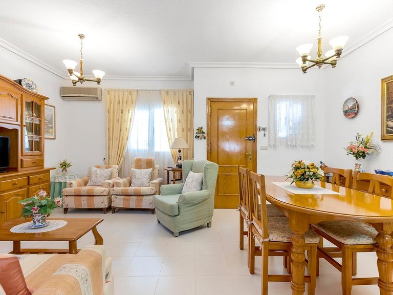 Villa for Sale in Torrevieja, Alicante, 37