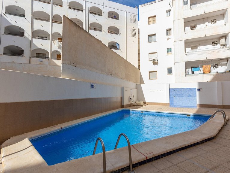 Apartment for Sale in Torrevieja, Alicante, 23