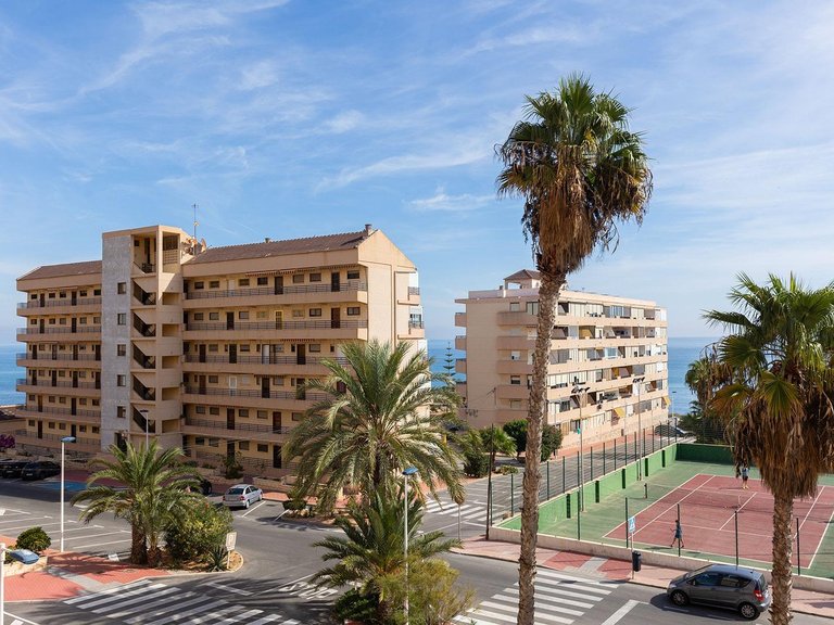 Apartment for Sale in Torrevieja, Alicante, 18