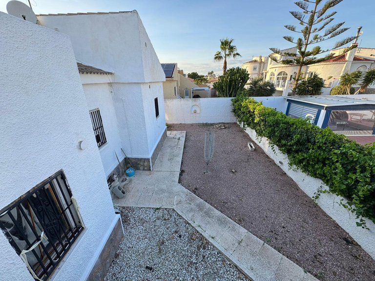 Villa for Sale in Torrevieja, Alicante, 15