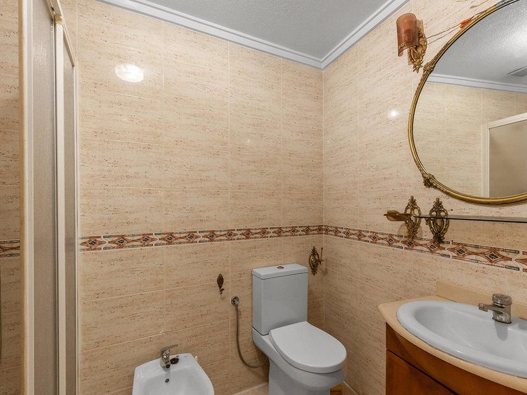 Apartment for Sale in Torrevieja, Alicante, 18