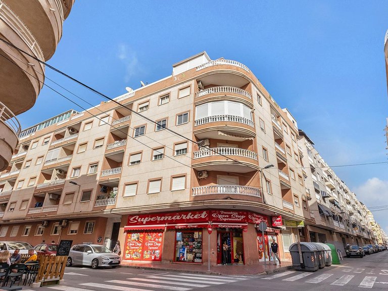 Apartment for Sale in Torrevieja, Alicante, 21