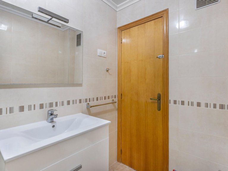 Apartment for Sale in Torrevieja, Alicante, 20