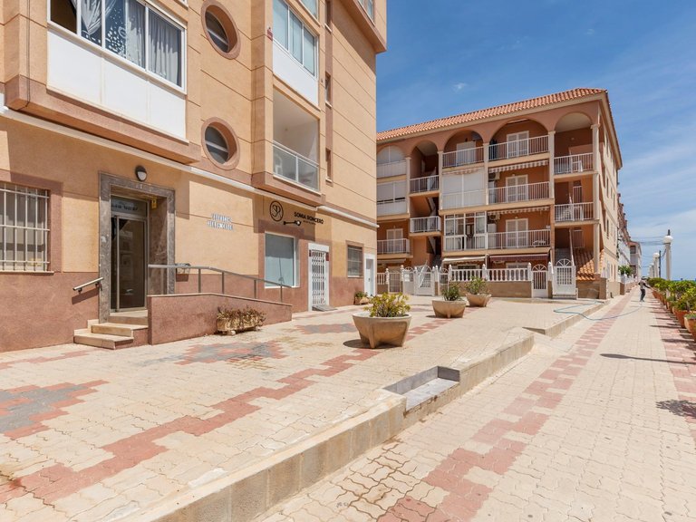 Apartment for Sale in Torrevieja, Alicante, 23