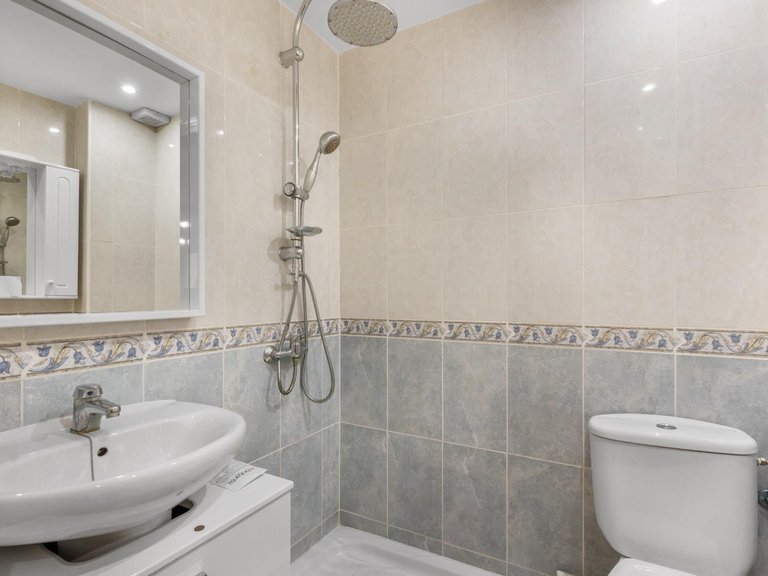 Apartment for Sale in Torrevieja, Alicante, 23