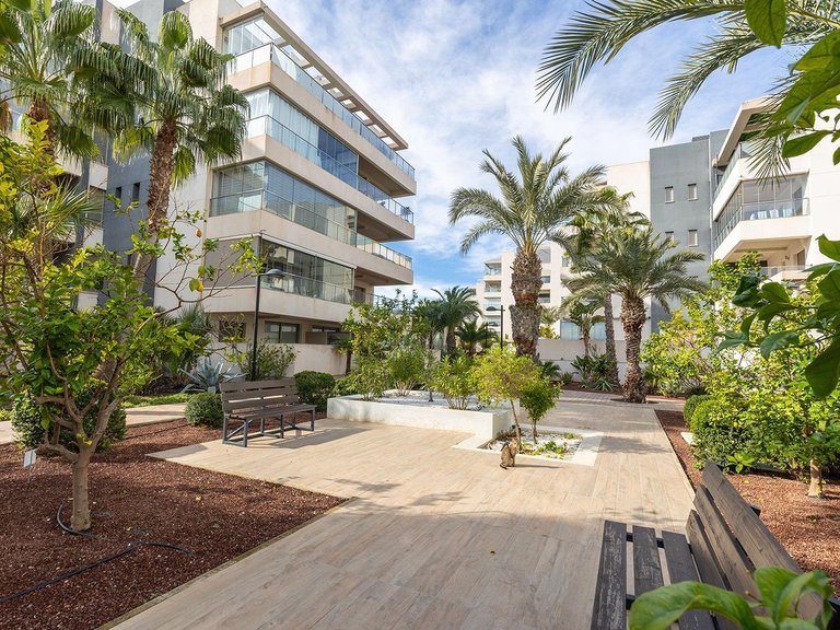 Apartment for Sale in Orihuela Costa, Alicante, 27