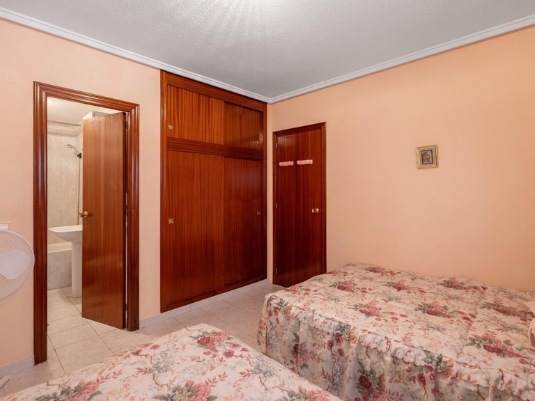 Apartment for Sale in Torrevieja, Alicante, 13
