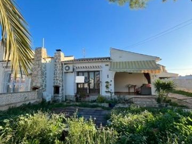 Villa for Sale in Torrevieja, Alicante, 1