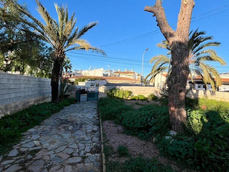 Villa for Sale in Torrevieja, Alicante, 10