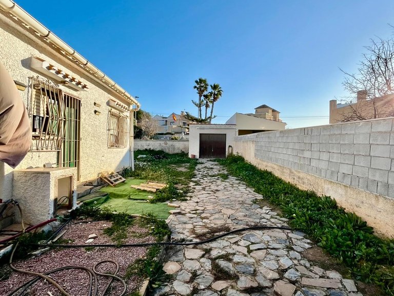 Villa for Sale in Torrevieja, Alicante, 11