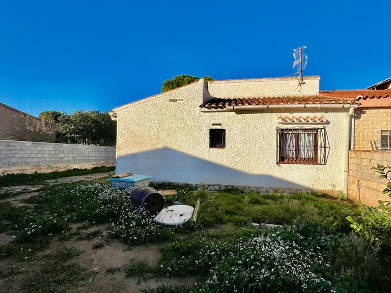 Villa for Sale in Torrevieja, Alicante, 23