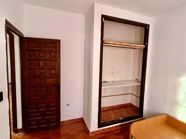 Villa for Sale in Torrevieja, Alicante, 32