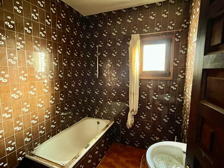 Villa for Sale in Torrevieja, Alicante, 35