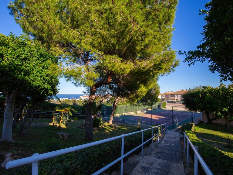 Apartment for Sale in Torrevieja, Alicante, 23