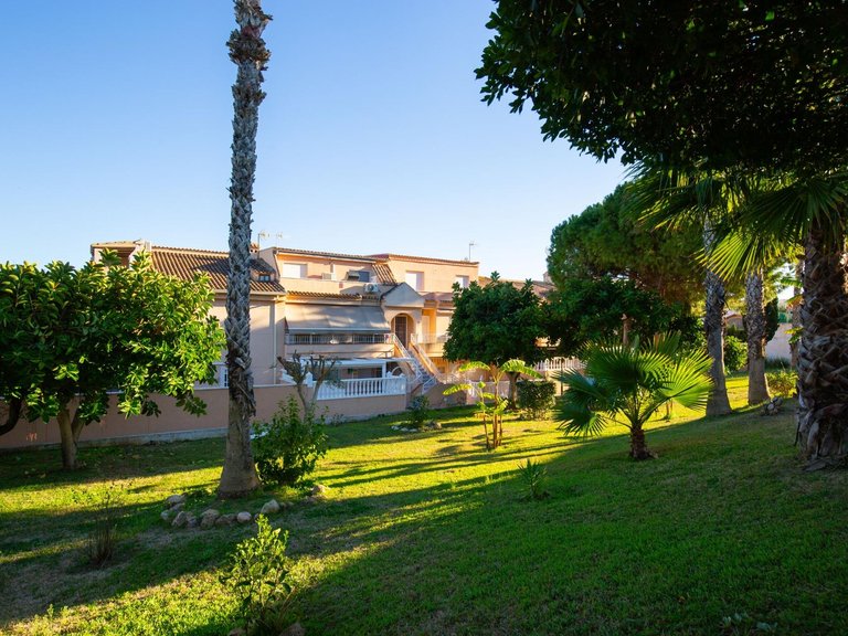 Apartment for Sale in Torrevieja, Alicante, 25