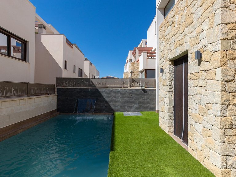 Villa for Sale in Rojales, Alicante, 26
