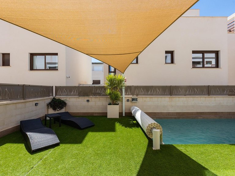 Villa for Sale in Rojales, Alicante, 27