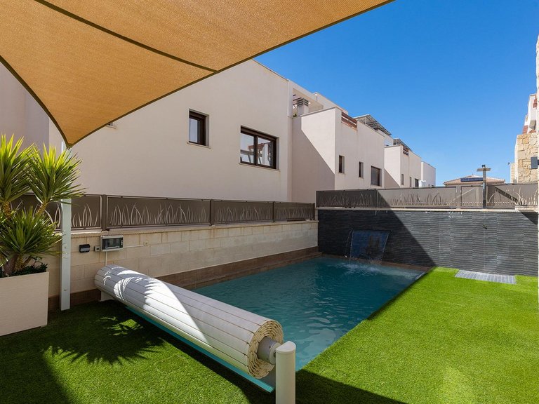 Villa for Sale in Rojales, Alicante, 28