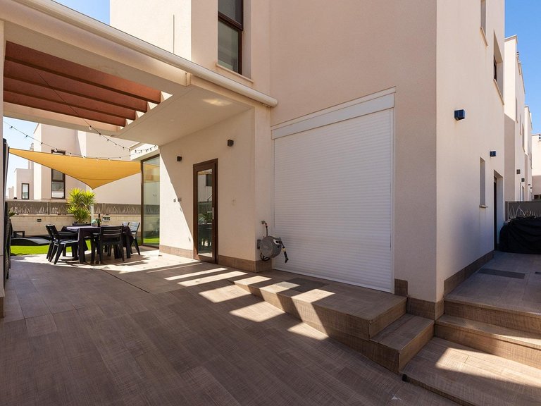 Villa for Sale in Rojales, Alicante, 30