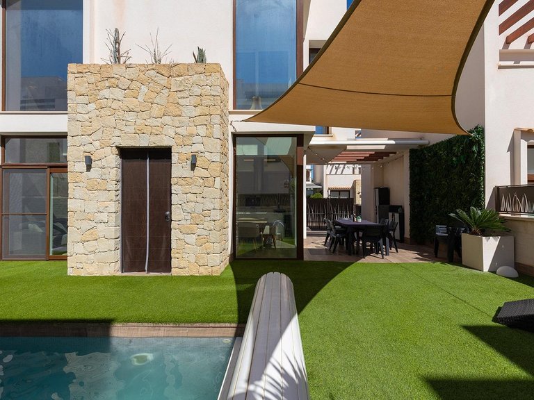 Villa for Sale in Rojales, Alicante, 31