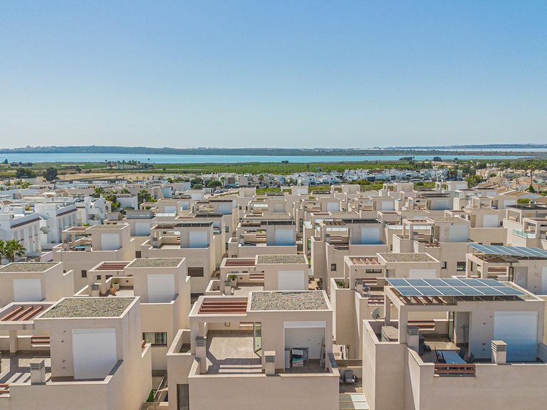 Villa for Sale in Rojales, Alicante, 39