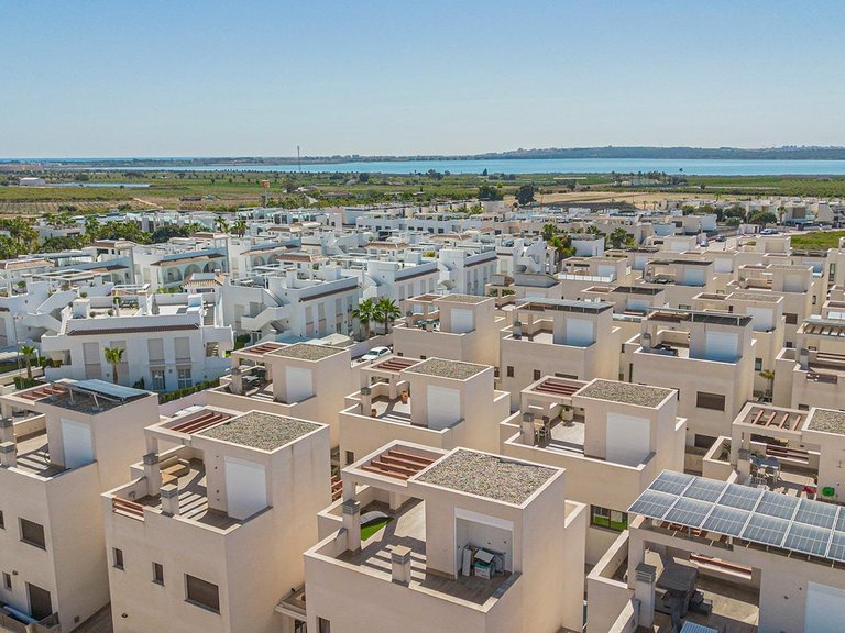 Villa for Sale in Rojales, Alicante, 40